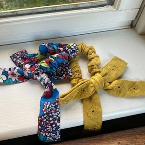 Anthropologie Hair Bow Scrunchie Set